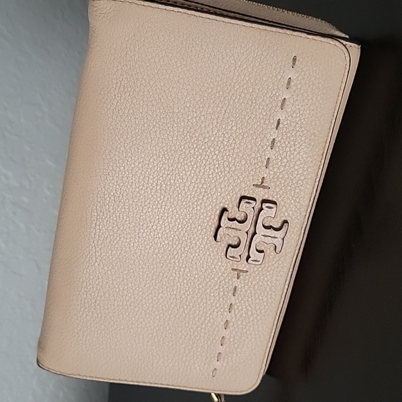 Tory Burch McGraw Convertible Crossbody - Picture 13 of 15